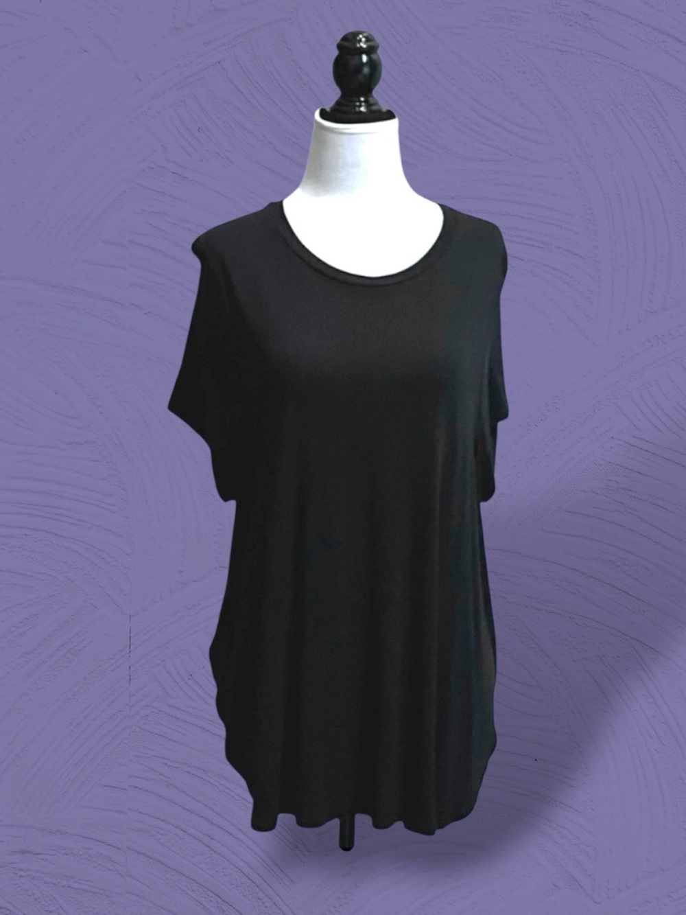 Old NavyWomen’s Black Dressy T-Shirt Size Large with unique side slits